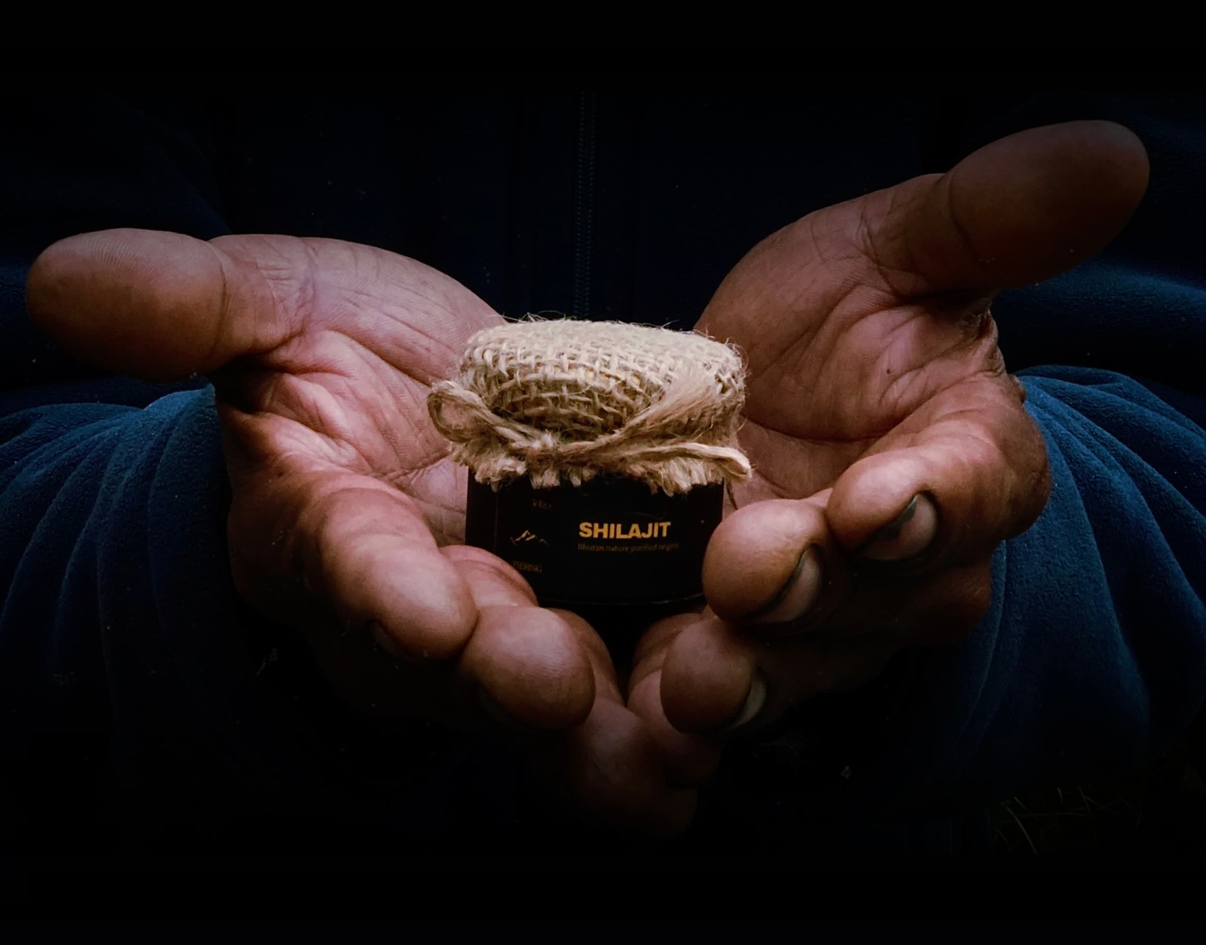 Shilajit in hands